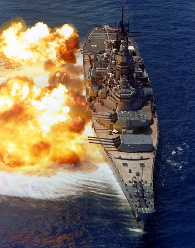 600px-BB61_USS_Iowa_BB61_broadside_USN.jpg