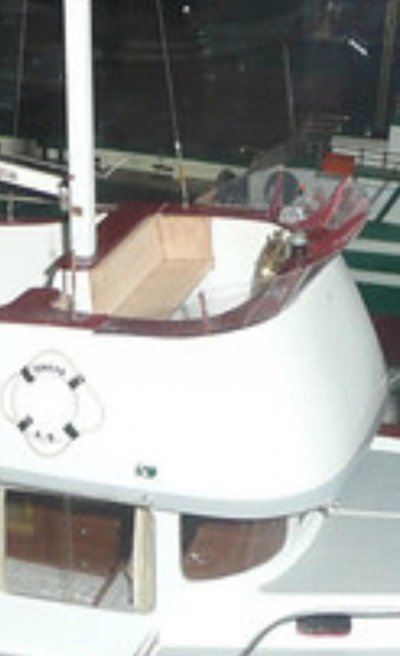 Original W36 flybridge seating.jpg