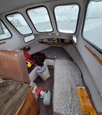 2023-02-21_Puffinn_Aft Cabin_before purchase and tidy up.jpg