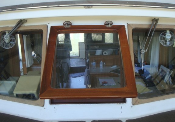 Pilot Window, Cetol.JPG