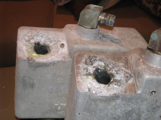 Onan Exhaust Manifold 002.jpg