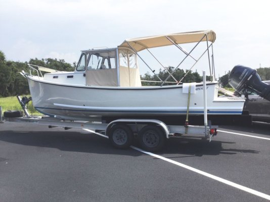 Pompano 23 on trailer.JPG