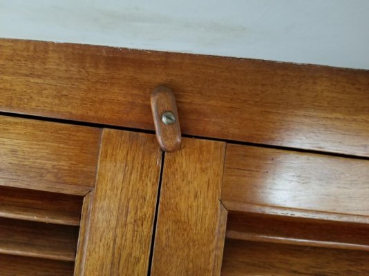 cabinet toggle.jpg