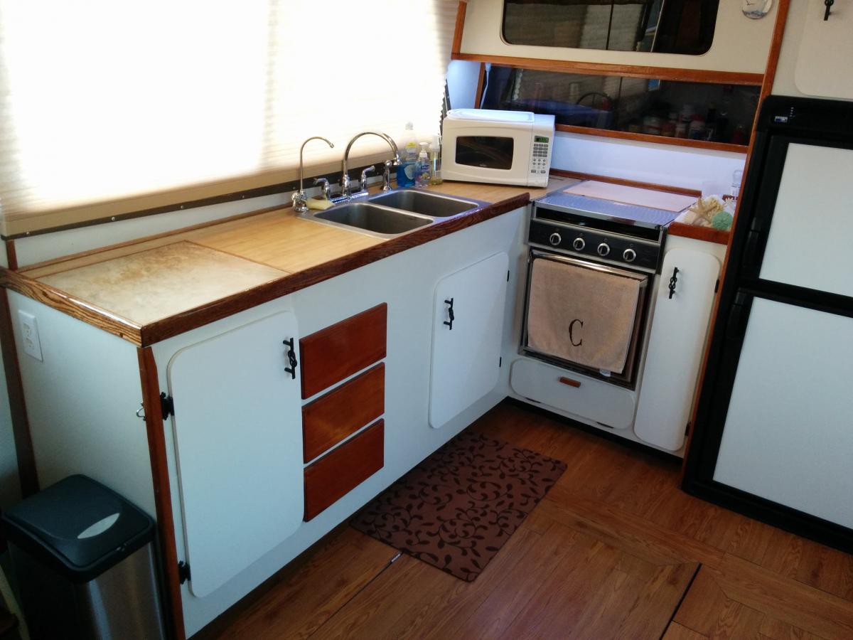 2015 10 11 Galley Cabinets Done 3201