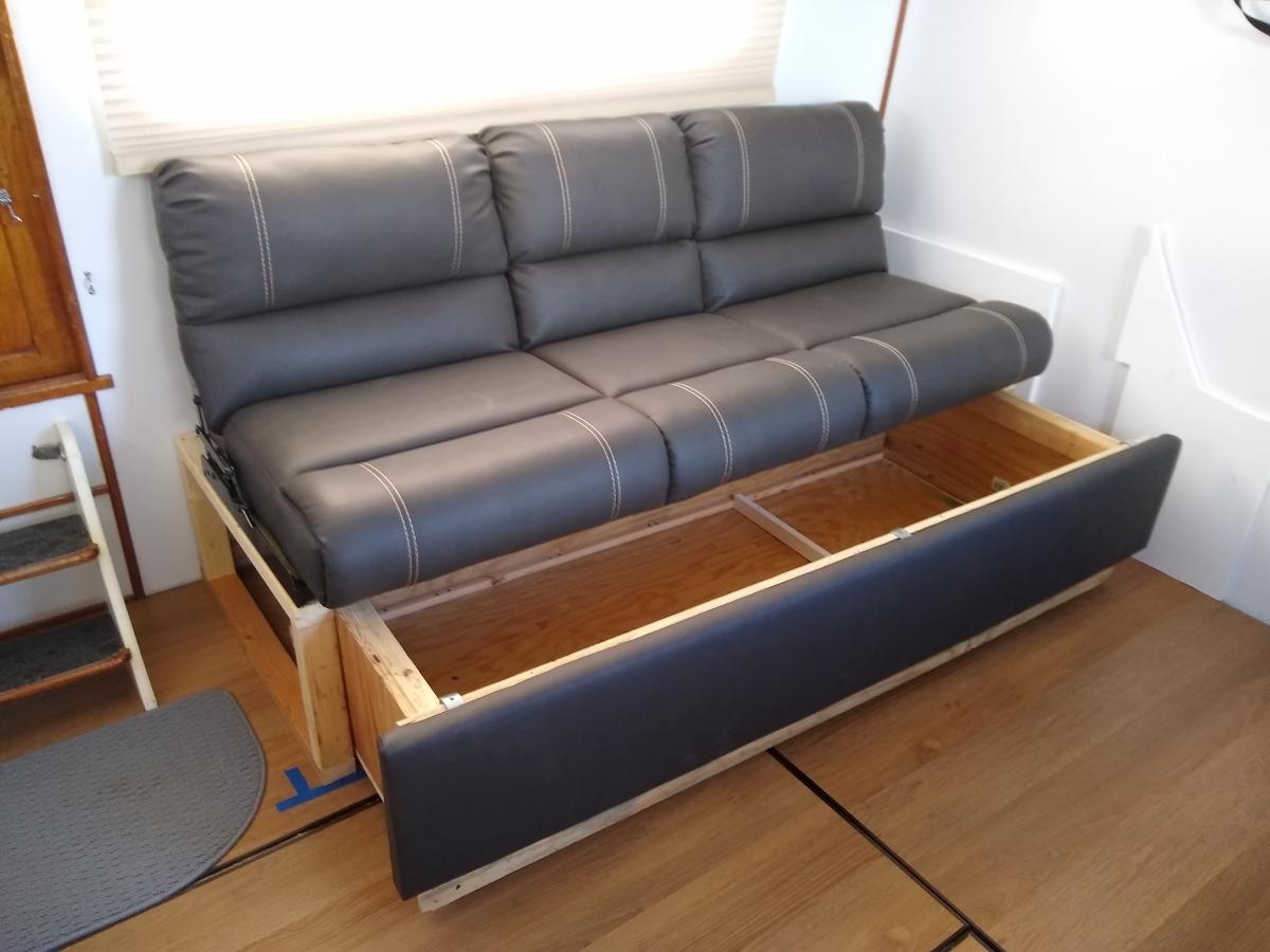 2021 06 16 Saloon Sofa Drawer 162124884