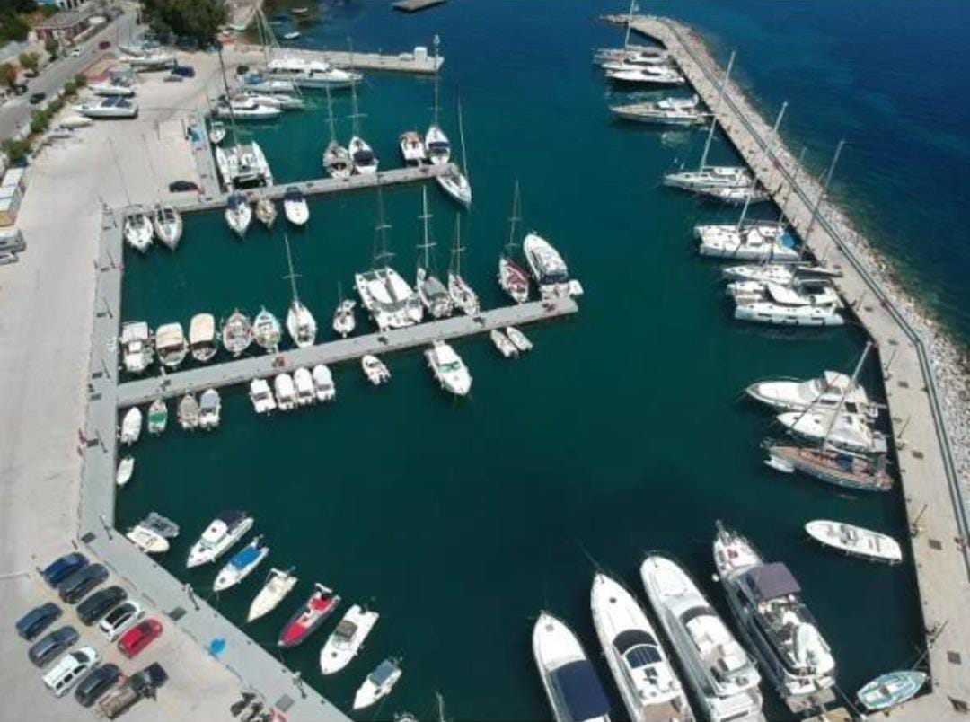 Benitses Marina (Corfu, Greece)
Endless Summer on the bottom far right