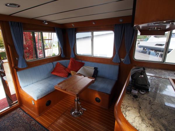 Eagle 53 saloon settee