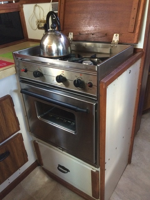 Propane 2 burner stove with oven.