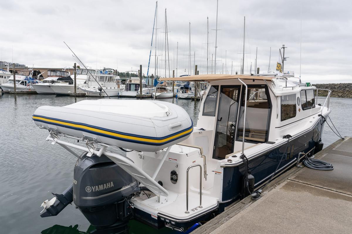 ranger tugs r 27 web gallery dinghy lift 8